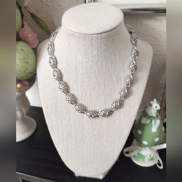 Rare, Vintage, Crown Trifari Filigree Choker Necklace - Picture 2 of 10